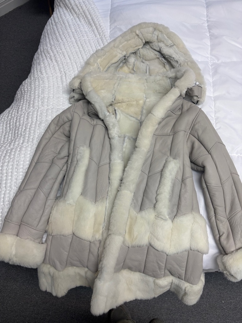 Little Girls  Shearling Hooded Coat in Light Gray and Cream